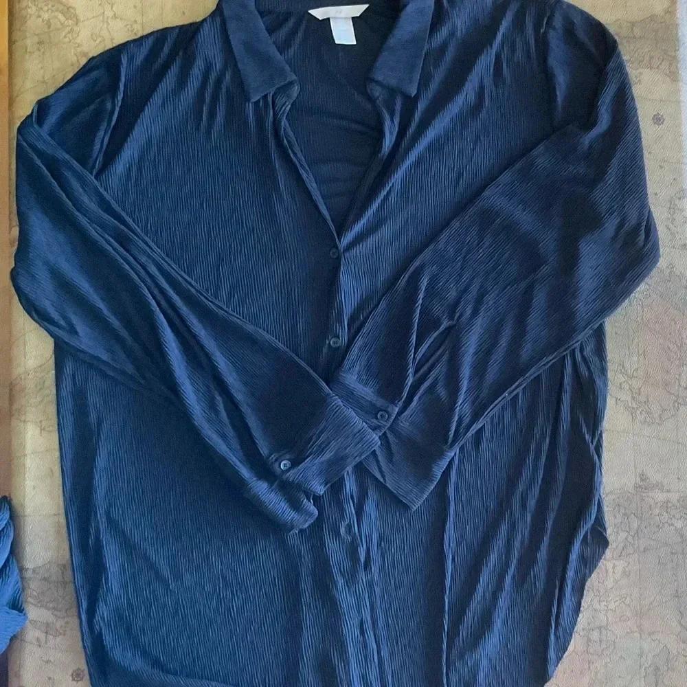 H&M MATCHING CRINKLE SET SIZE MEDIUM BLACK LOUNGEWEAR - Picture 8 of 8